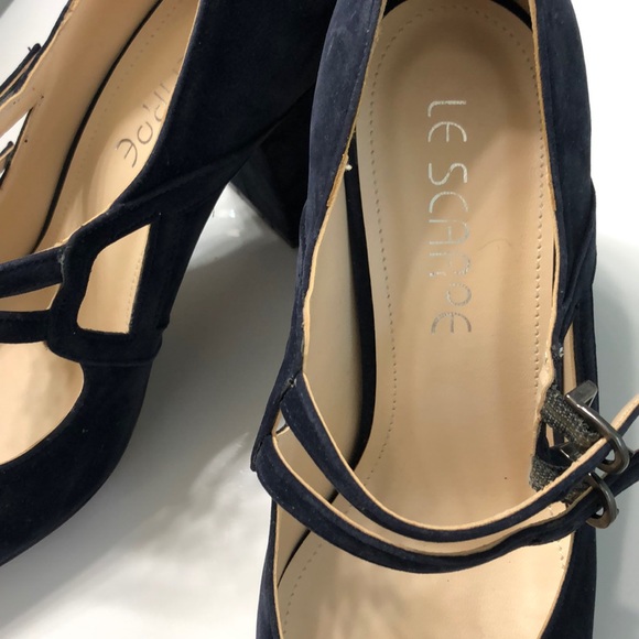 Shoes - Picture 4 of 5